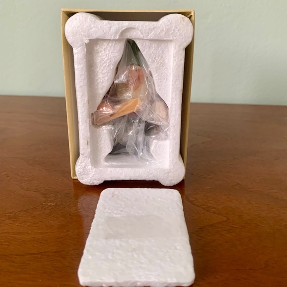 Hallmark Gold Crown  1987 Toymaker Elf ~ Hans - Picture 5 of 8